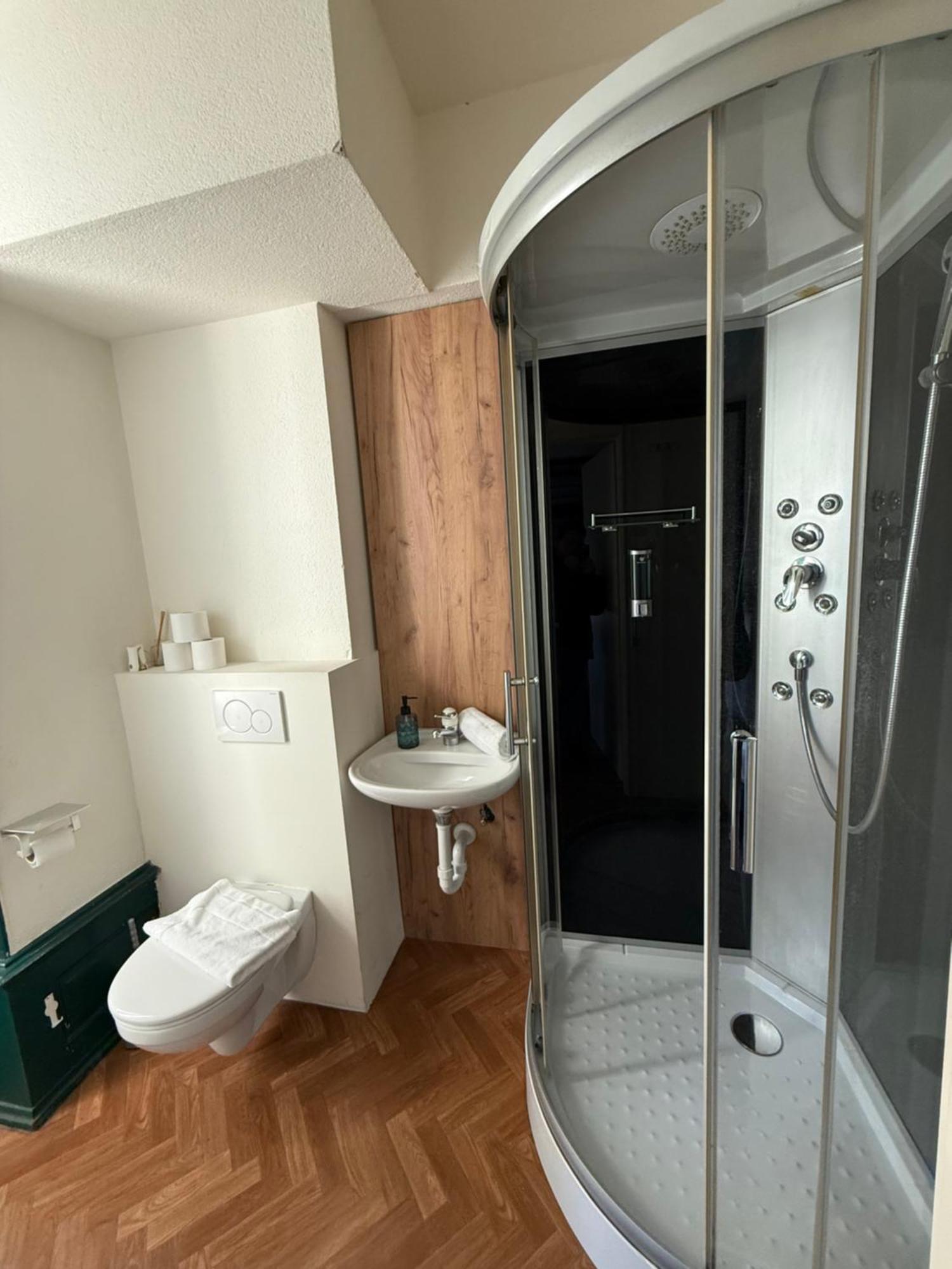 Crown Living Villa Blumenau Studios, Smarttv, Parkplatz Lustenau Exterior foto